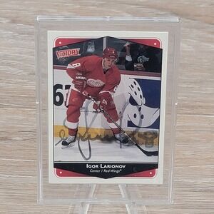 Igor Larionov Autographed 1999 Upper Deck Victory Hockey Card Detroit Red Wings
